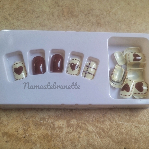 2/$16 Square Heart Press On Nails - Picture 16 of 17